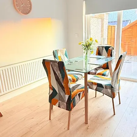 Gurteen Village Getaway Holiday home *