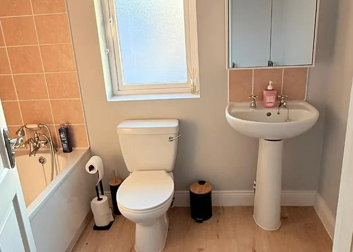 Cosy Getaway In Gurteen Village Feriehus